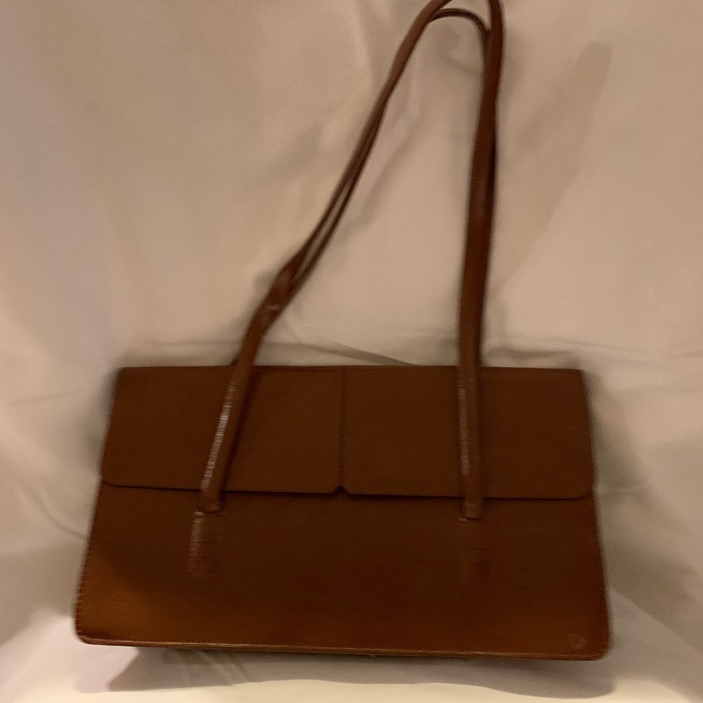 Very Vintage Leather Alfani clutch